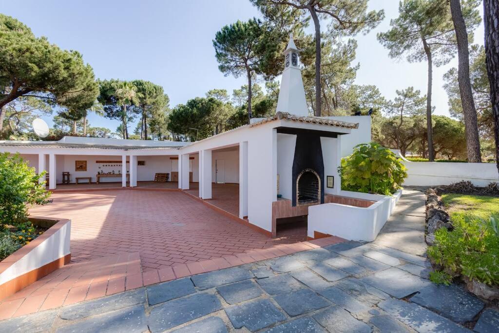 Apartment Planalto - Cosy House For 4 In A Private With Pool At Vilamoura Quarteira